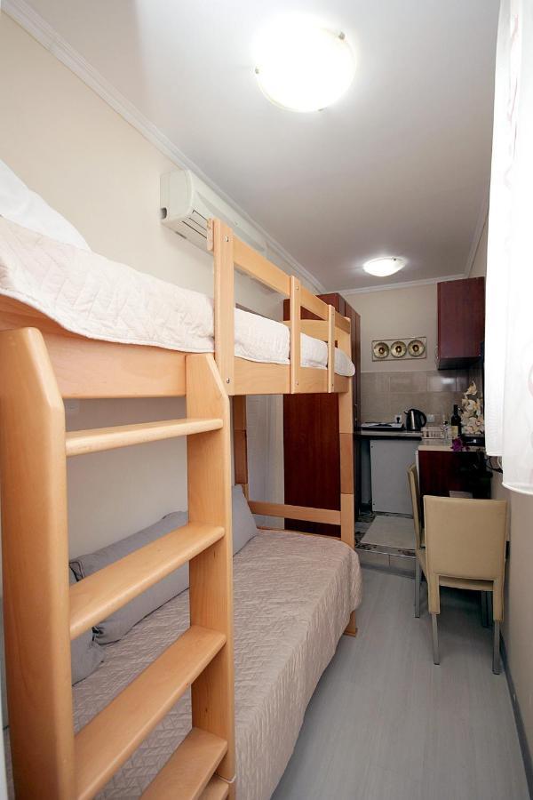 Studio Apartman Sveti Stefan Lägenhet Exteriör bild