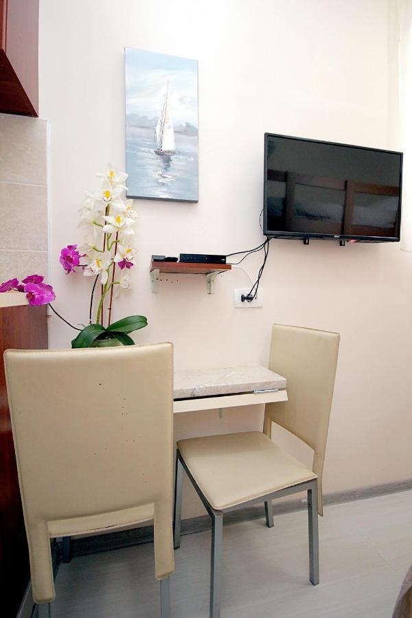 Studio Apartman Sveti Stefan Lägenhet Exteriör bild