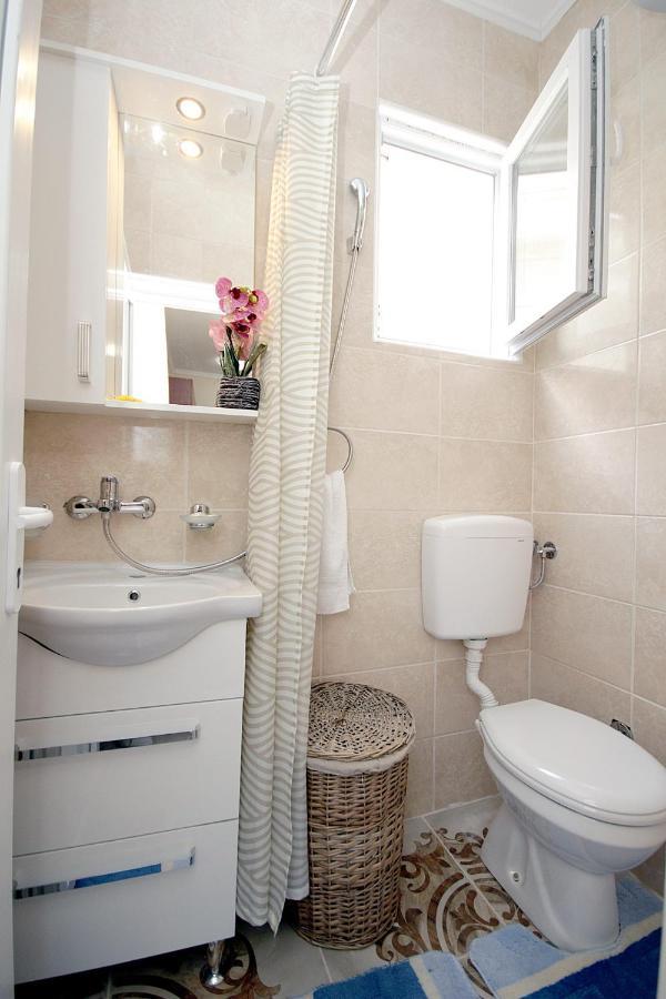 Studio Apartman Sveti Stefan Lägenhet Exteriör bild